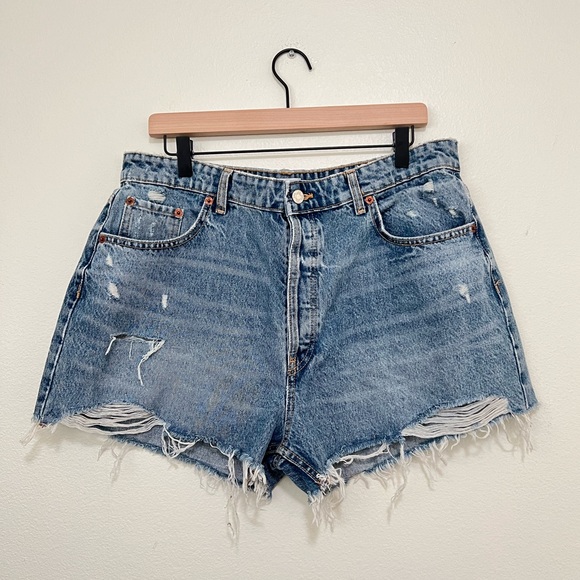 Zara Pants - Zara distressed button fly high waisted shorts